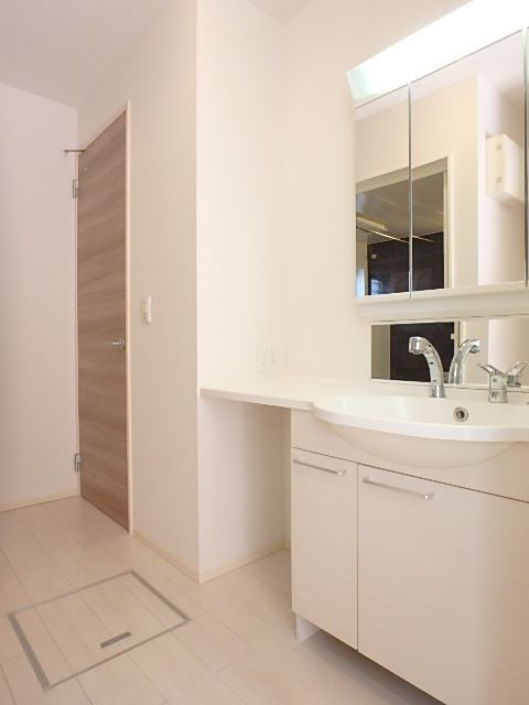 洗面設備　洗髪洗面化粧台