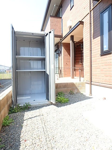 その他設備　外部物置付き