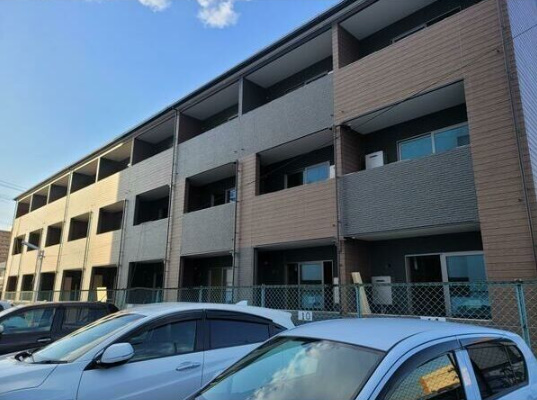 建物外観　3階建てアパート