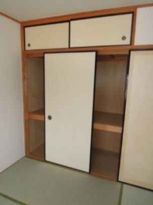 収納　アヴニール久米田 　室内