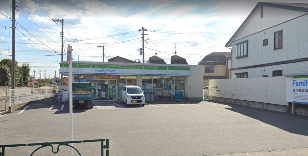 コンビニ　ファミリーマート 駒井町一丁目店（コンビニ）まで524m