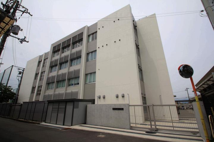 中学校　第一中学校（中学校）まで3064m