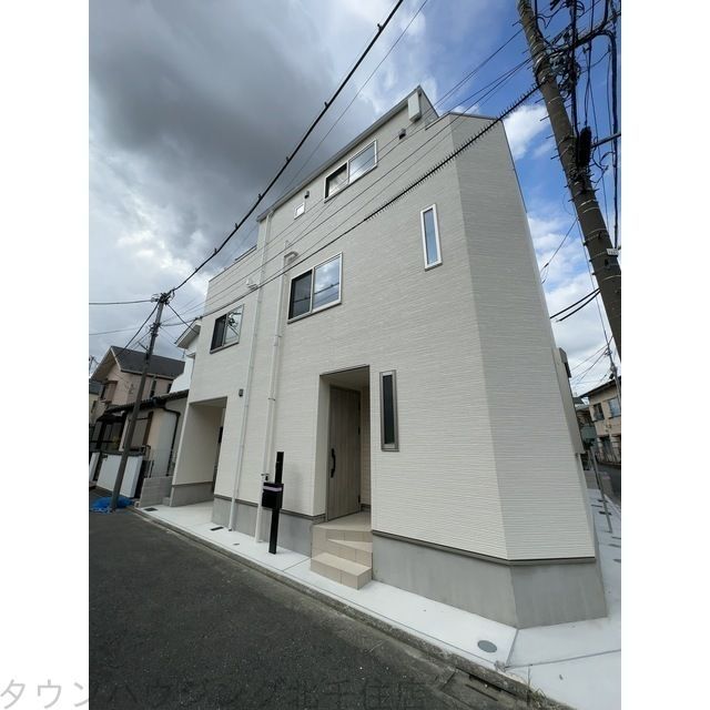 Kolet西新井本町#15の建物外観