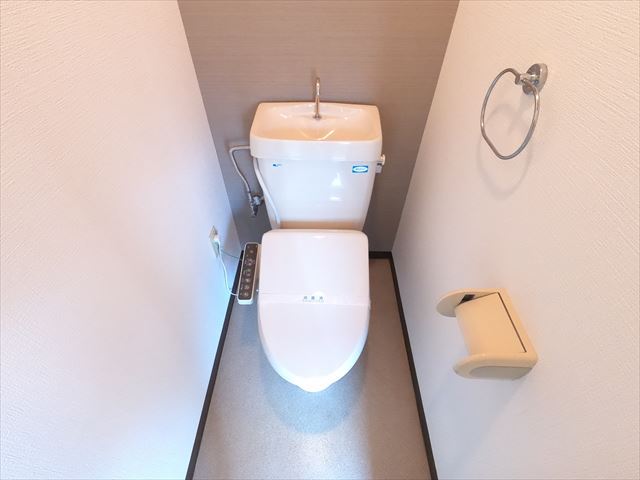 ＪＲ東海道本線 摩耶駅 徒歩6分 5階建 築31年のトイレ写真