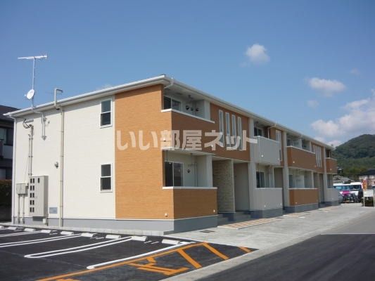 大牟田市大字白銀のアパートの建物外観