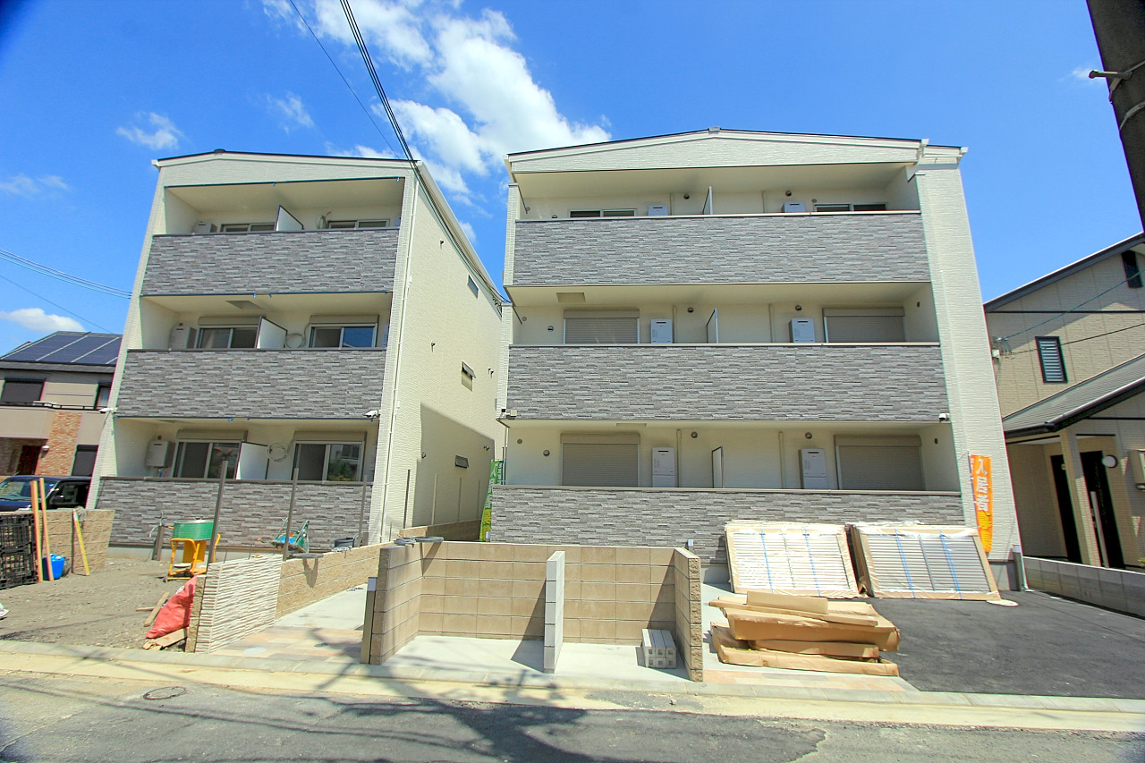 クリエオーレ藤阪中町IIの建物外観