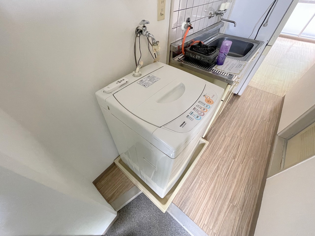 玄関　同タイプのお部屋です