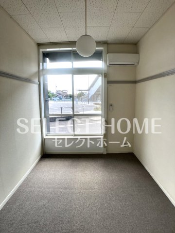 居室・リビング　こちらのリビングで趣味の時間をお楽しみください