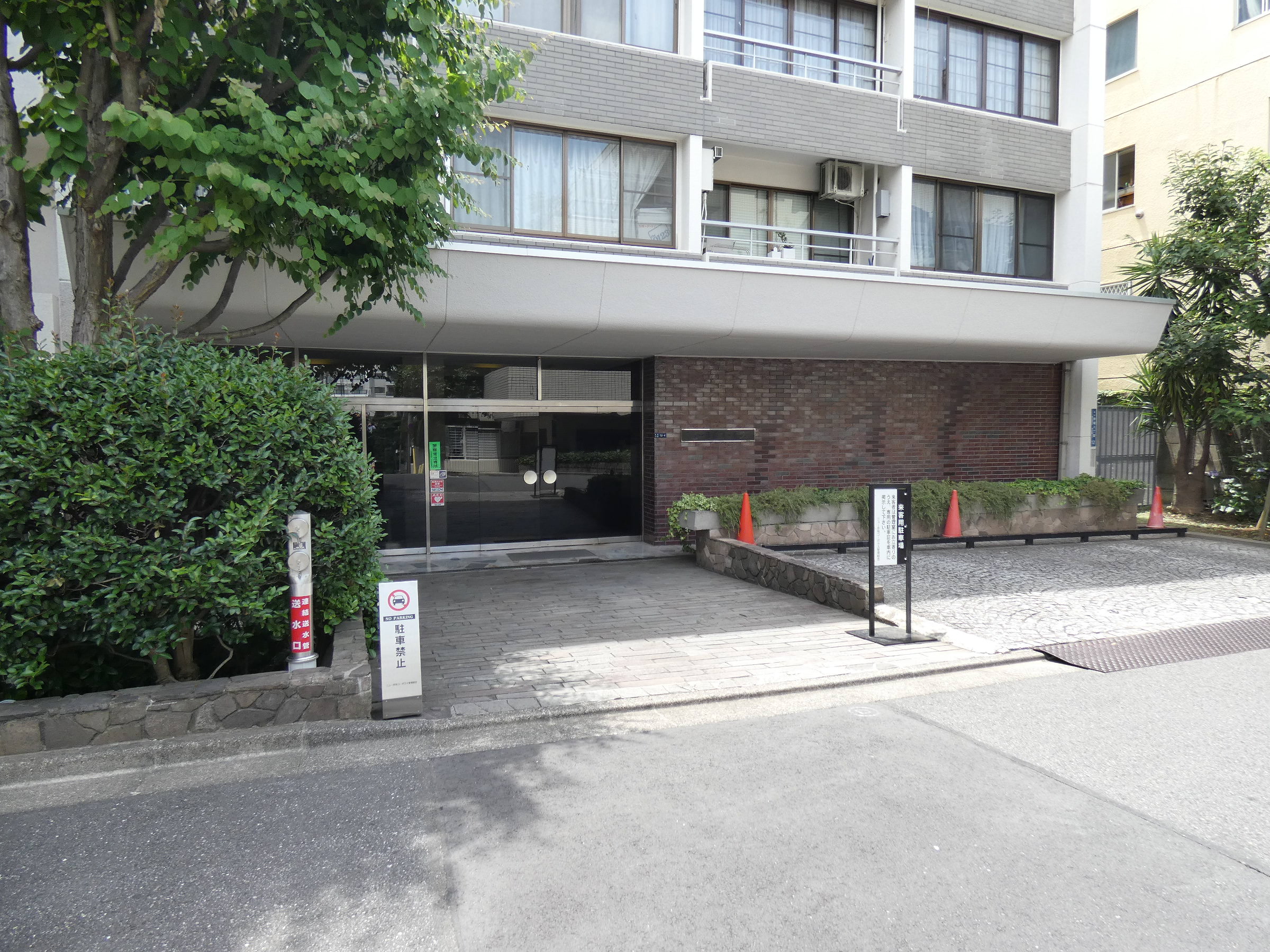 エントランス　エントランス