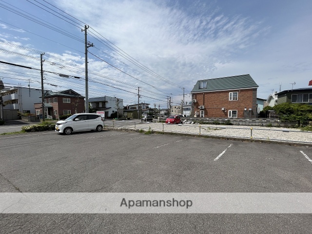 駐車場　エントランス