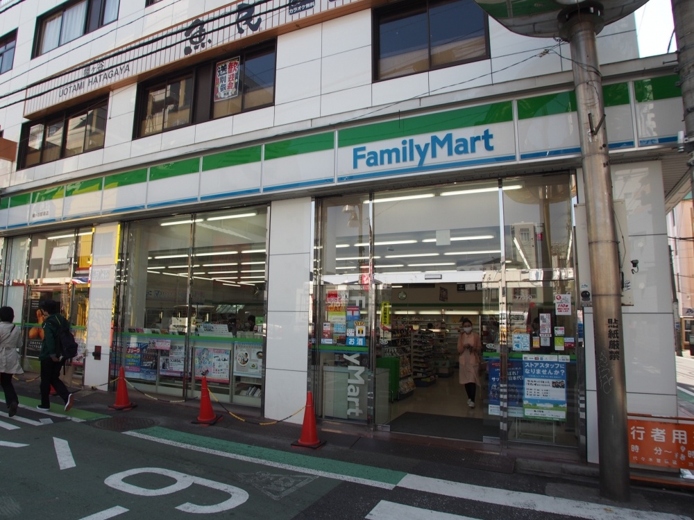 コンビニ　ファミリーマート　幡ヶ谷南口店（コンビニ）まで166m