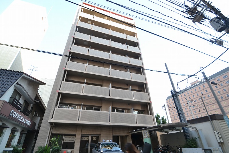 【エアラウンズ桑田町の建物外観】