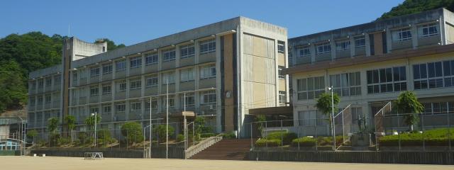 【パセオ青山の小学校】