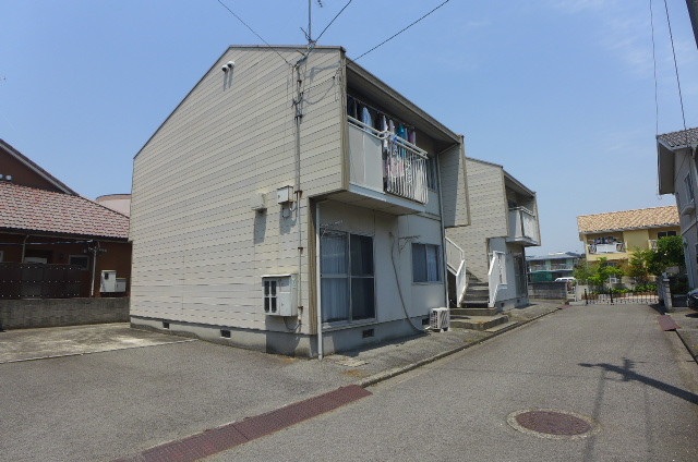 【フローラル和泉Bの建物外観】