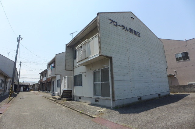 【フローラル和泉Bの建物外観】