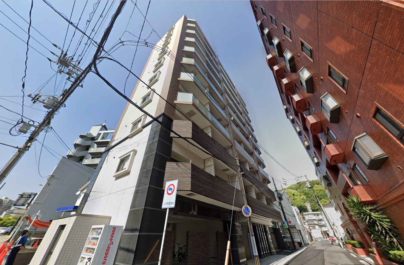 広島市南区比治山本町のマンションの建物外観