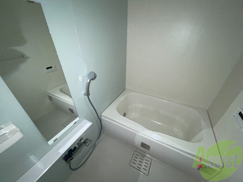 バス・シャワールーム　浴室は追い炊き機能付。疲れた体を癒せます。