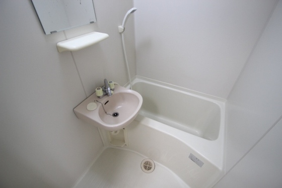 バス・シャワールーム　※別号室の写真です。