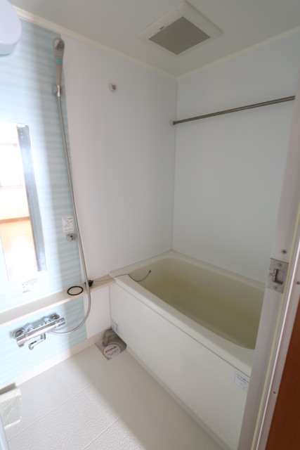 バス・シャワールーム　☆冷めても安心な追焚機能付バス☆