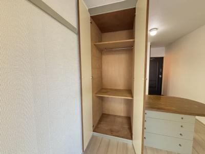 収納　もちろんスーツもコートも収納できます。