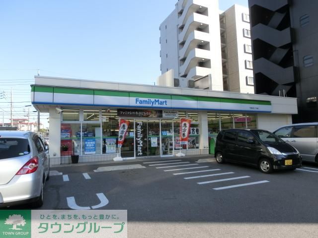 コンビニ　ファミリーマート千葉本町二丁目店（コンビニ）まで224m