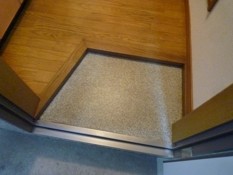 玄関　他室参照