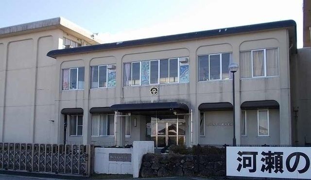 小学校　河瀬小学校（小学校）まで750m