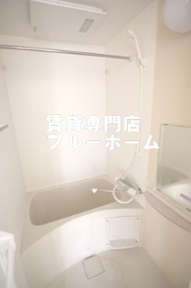 バス・シャワールーム　浴室乾燥機付きのお風呂！