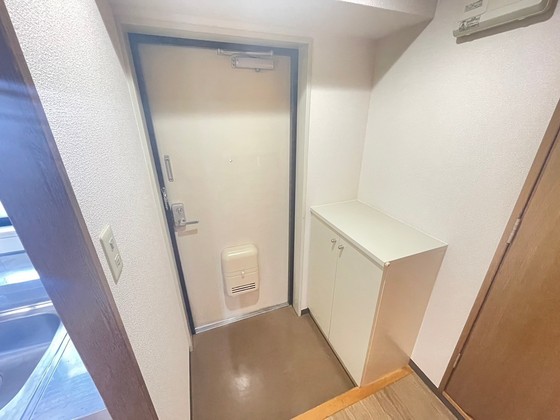 玄関　※別部屋の写真です