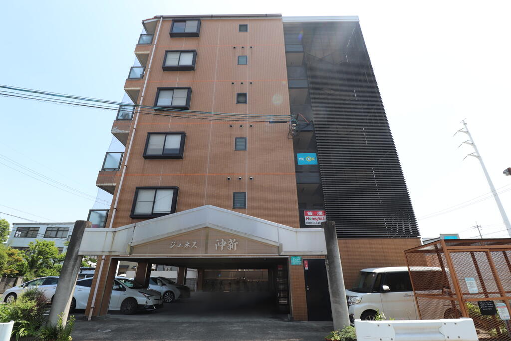 建物外観　駐車場使用料込★