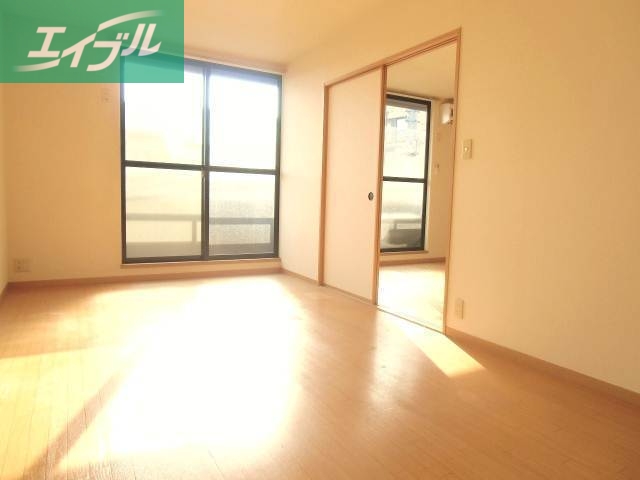 居室・リビング　床下収納