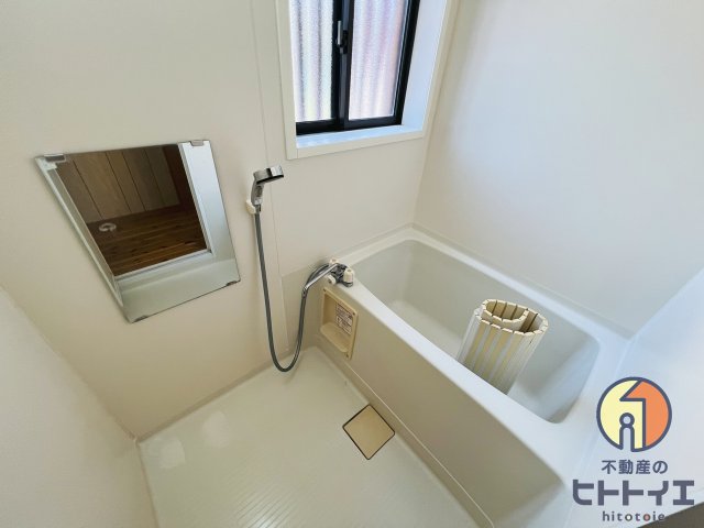 バス・シャワールーム　コンパクトで使いやすいお風呂です