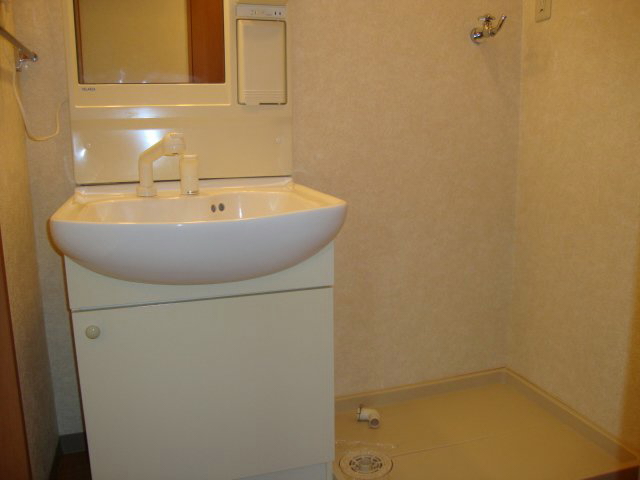 洗面設備　独立型洗面台です！忙しい朝に便利です！