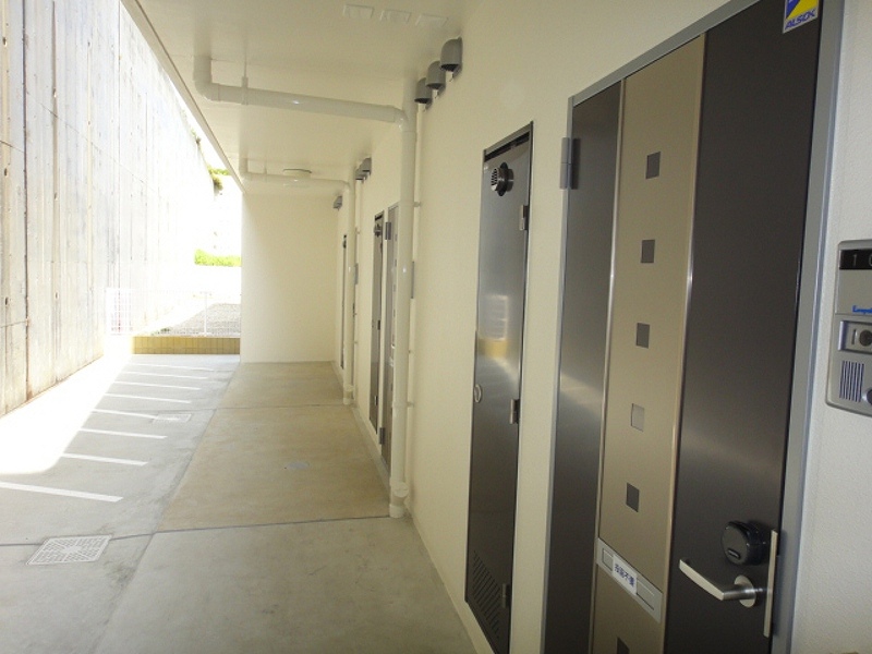 玄関　現状優先