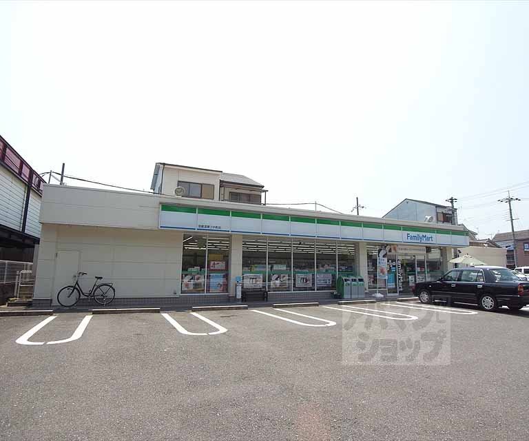 コンビニ　ファミリーマート京都深草フチ町店（コンビニ）まで63m