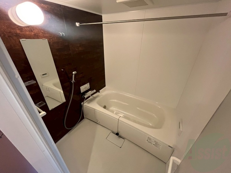 バス・シャワールーム　お風呂になります。一日の疲れを癒してくださいね。