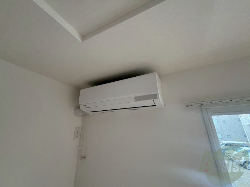 その他設備　エアコン付きで快適なリビングになっております！