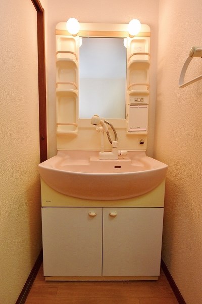 洗面設備　★シャワー付き洗面台★