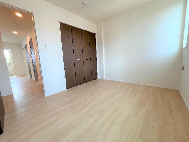 居室・リビング　洋室２