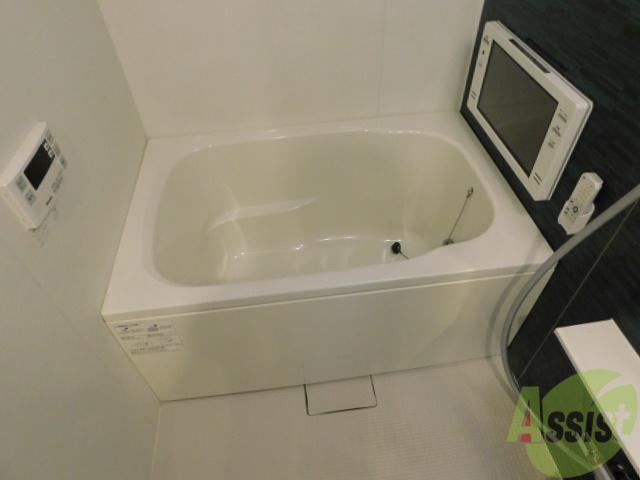 バス・シャワールーム　お風呂にはＴＶが付いていますね