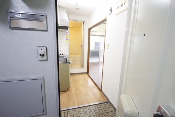 玄関　※別号室の写真です