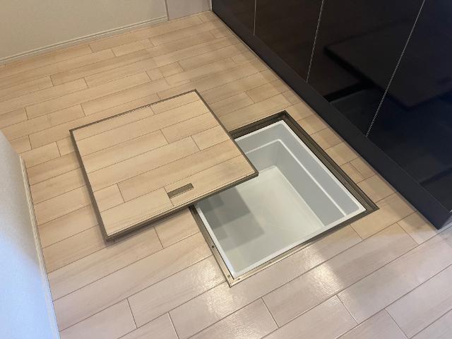 収納　床下収納
