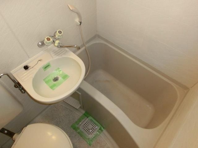 バス・シャワールーム　使い勝手の良いお風呂です