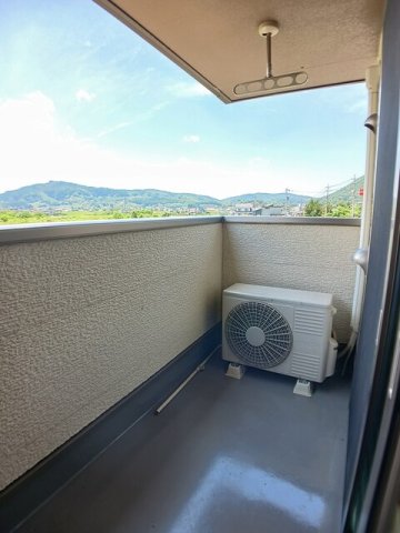 バルコニー　陽当たり良好なバルコニーです