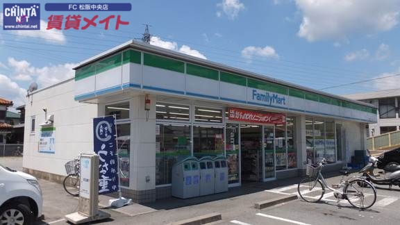 コンビニ　ファミリーマート 松阪インター店（コンビニ）まで300m