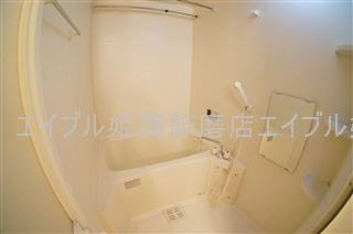 バス・シャワールーム　写真は反転のお部屋です