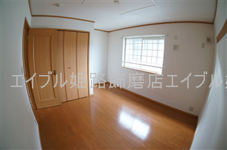 収納　写真は反転のお部屋です