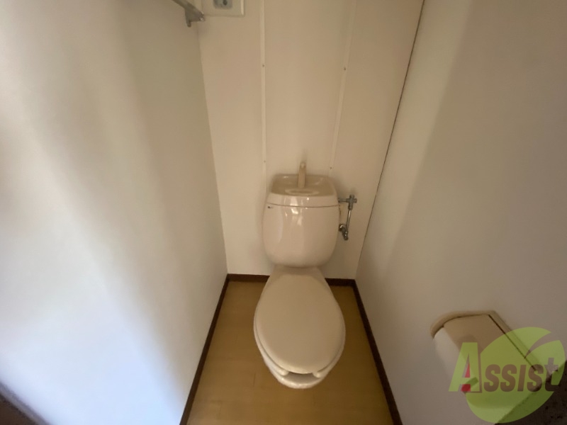 トイレ　白を基調としたトイレは、清潔感がありますね