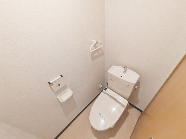 ＪＲ山陽本線 寺家駅 徒歩26分 3階建 築20年のトイレ写真