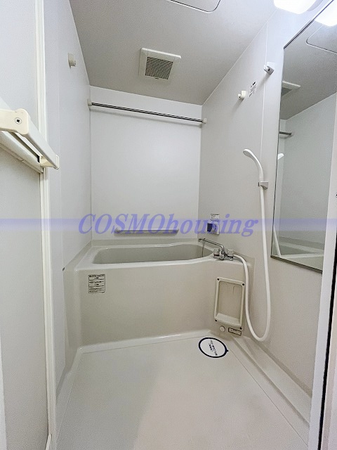 バス・シャワールーム　同タイプの室内写真です。